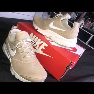 WMNS NIKE PRESTO FLY